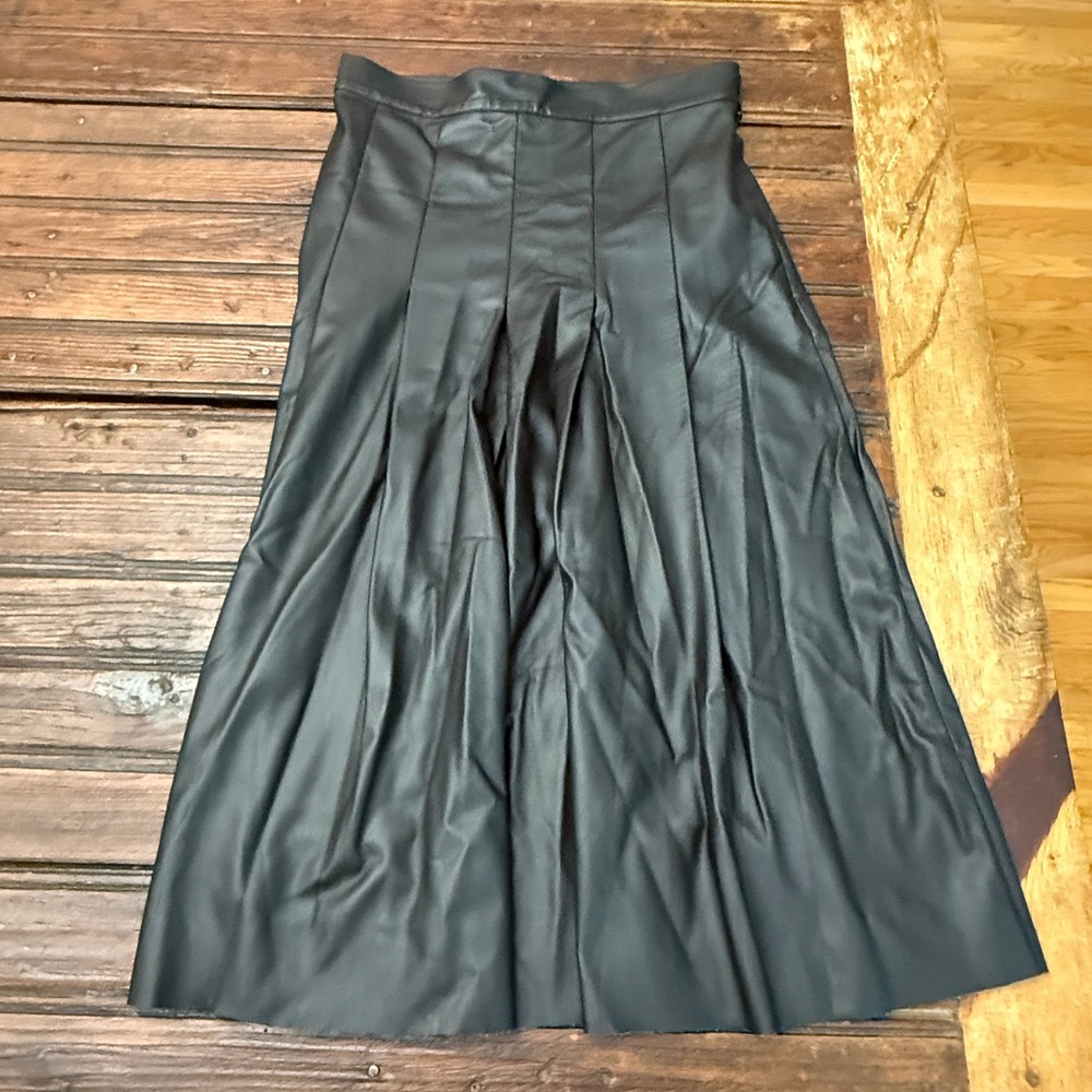 HM Black Faux Leather Pleated Midi Skirt High Waisted A-Line Size 8 Edgy Femme